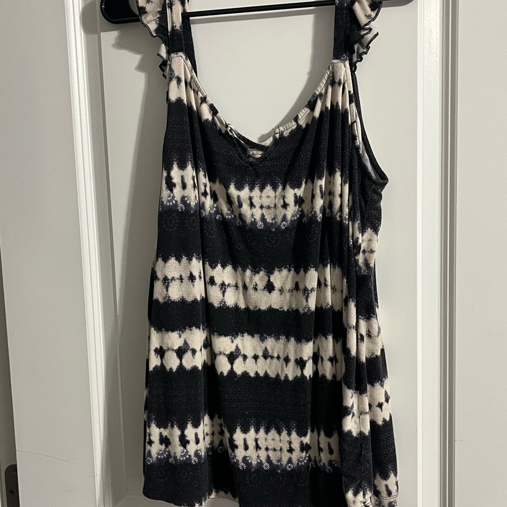 Torrid Black and Cream Tie-Dye Tank Top